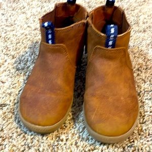 Cat & Jack Faux suede toddler boys boots. Size 10 in great condition